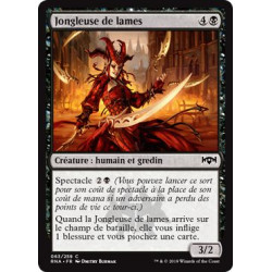 Jongleuse de lames / Blade Juggler